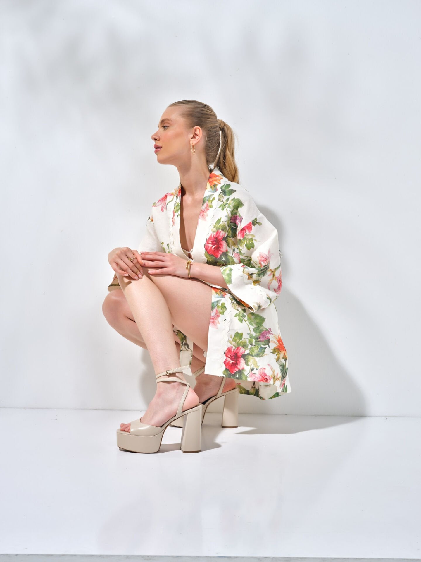 Kısa Kimono Güllü Desenli