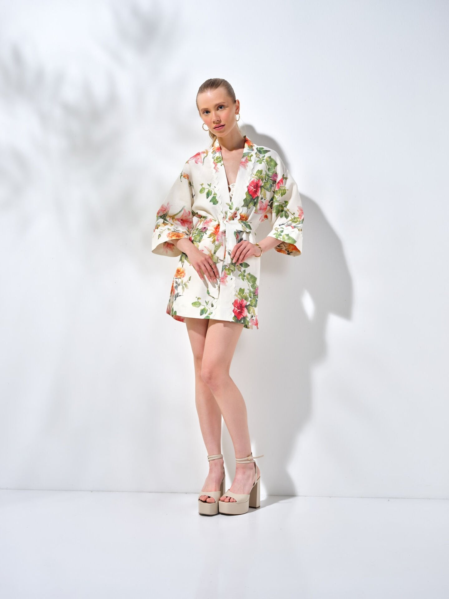 Kısa Kimono Güllü Desenli